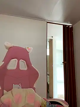 Snapshot of Angeldusttt chatting on 10-23-25, 03:33 Angeldusttt online show from 10-23-25, 03:33