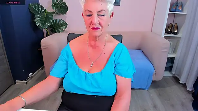 Snapshot of HotandMature chatting on 01-18-25, 01:18 HotandMature online show from 01-18-25, 01:18