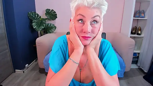 Snapshot of HotandMature chatting on 02-03-25, 11:31 HotandMature online show from 02-03-25, 11:31