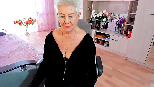 HotandMature online show from 04-10-26, 09:25