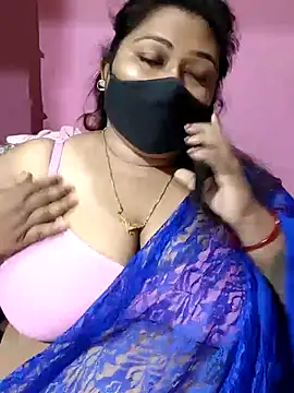 Snapshot of hotbhabhi011 chatting on 06-12-26, 02:05 hotbhabhi011 online show from 06-12-26, 02:05
