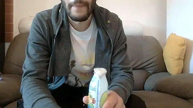 Amicisegreti online show from 04-04-26, 05:27