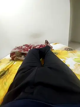 Snapshot of mommylover5 chatting on 10-23-25, 05:01 mommylover5 online show from 10-23-25, 05:01