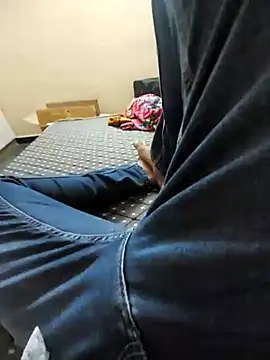 Snapshot of mommylover5 chatting on 11-03-25, 03:13 mommylover5 online show from 11-03-25, 03:13