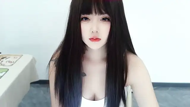 Snapshot of -caicai chatting on 10-11-25, 02:44 -caicai online show from 10-11-25, 02:44