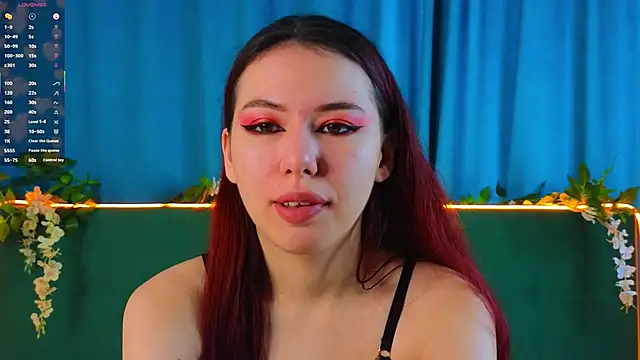 Snapshot of JenniferGlover chatting on 11-30-25, 07:12 JenniferGlover online show from 11-30-25, 07:12