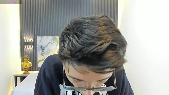 SantiagoRusso18 online show from 09-22-25, 12:18