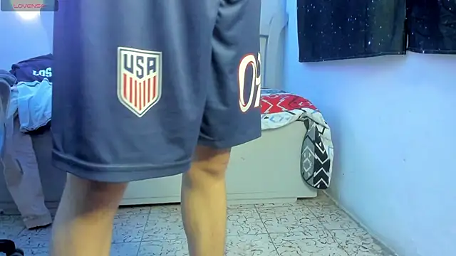 SantiagoRusso18 online show from 11-01-25, 07:38