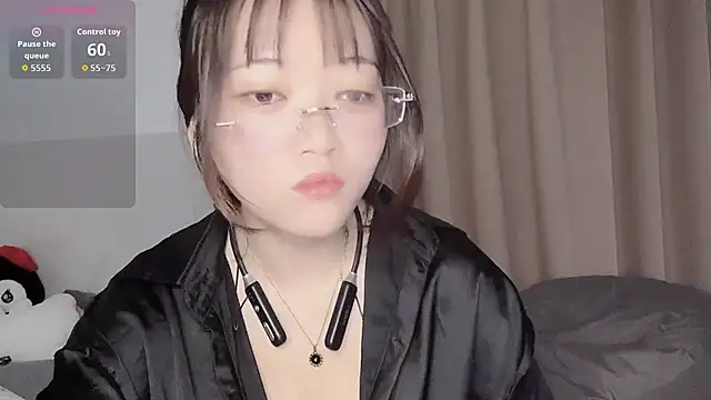 Snapshot of Xoxo-258 chatting on 10-14-25, 02:34 Xoxo-258 online show from 10-14-25, 02:34