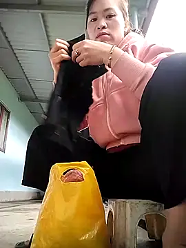 Snapshot of tuyetnhi-00 chatting on 10-02-25, 01:12 tuyetnhi-00 online show from 10-02-25, 01:12