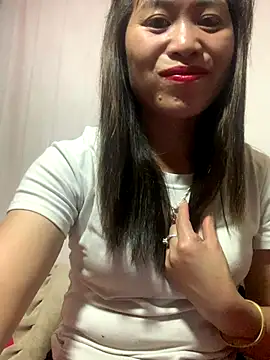 Snapshot of tuyetnhi-00 chatting on 10-13-25, 01:33 tuyetnhi-00 online show from 10-13-25, 01:33