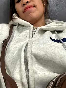 Snapshot of tuyetnhi-00 chatting on 10-26-25, 08:53 tuyetnhi-00 online show from 10-26-25, 08:53