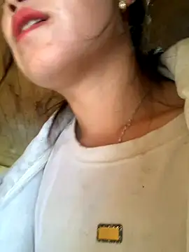 Snapshot of tuyetnhi-00 chatting on 10-27-25, 12:26 tuyetnhi-00 online show from 10-27-25, 12:26