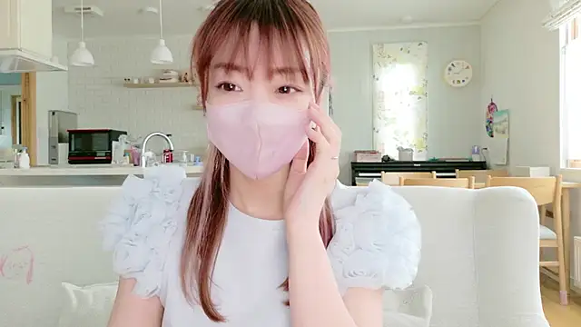Snapshot of SUZU_1201 chatting on 05-18-26, 12:07 SUZU 1201 online show from 05-18-26, 12:07