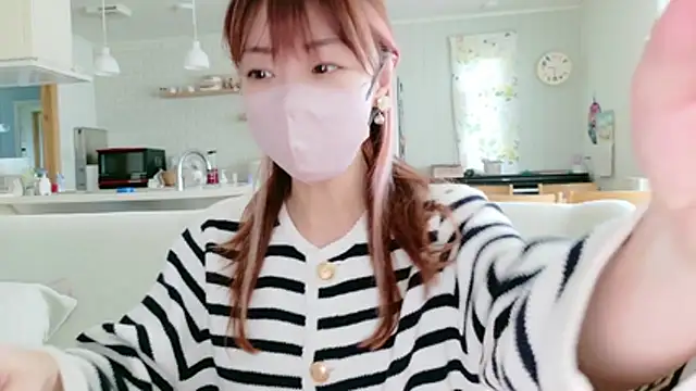 Snapshot of SUZU_1201 chatting on 05-22-26, 12:29 SUZU 1201 online show from 05-22-26, 12:29