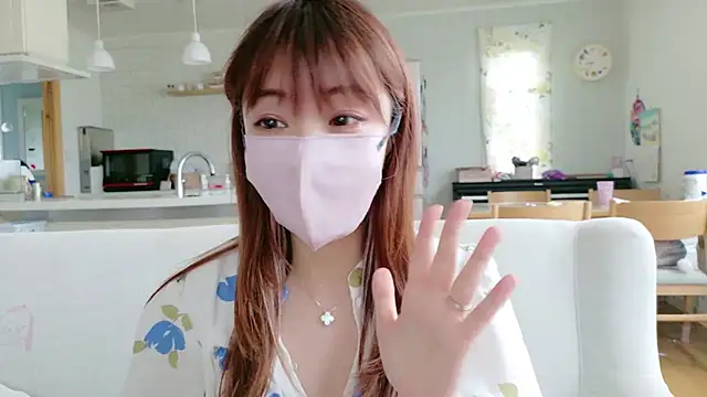 Snapshot of SUZU_1201 chatting on 05-28-26, 11:35 SUZU 1201 online show from 05-28-26, 11:35