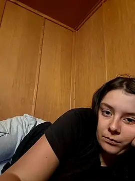 YoungLiisaxx online show from 09-10-25, 05:51