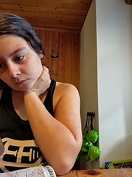 YoungLiisaxx online show from 10-22-25, 08:14