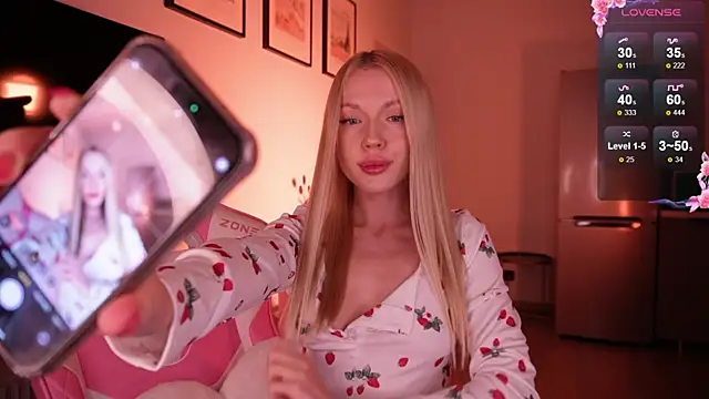 Snapshot of baby_bon chatting on 09-22-25, 12:29 baby bon online show from 09-22-25, 12:29