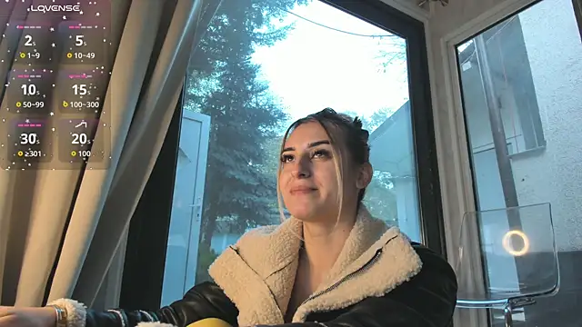 Snapshot of Ella_Vee chatting on 11-15-25, 06:11 Ella Vee online show from 11-15-25, 06:11