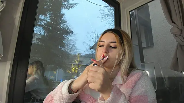 Ella Vee online show from 01-06-26, 06:06