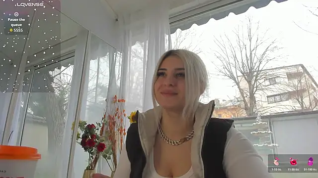 Ella Vee online show from 03-26-26, 07:25