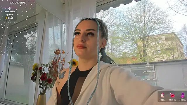 Ella Vee online show from 04-10-26, 04:39