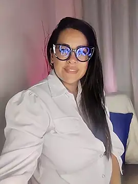 Nicoleefaith  online show from 04-15-26, 06:59