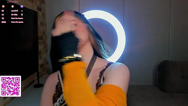 Snapshot of EvaBlimey chatting on 09-20-25, 05:08 EvaBlimey online show from 09-20-25, 05:08