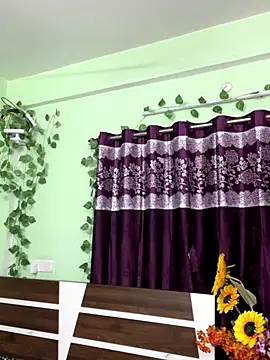 Snapshot of V-Hot-Sweti chatting on 09-20-25, 06:31 V-Hot-Sweti online show from 09-20-25, 06:31