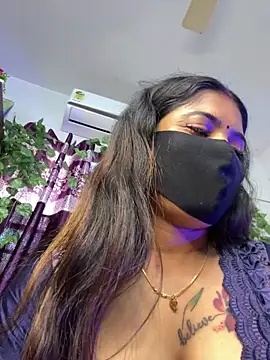 Snapshot of V-Hot-Sweti chatting on 10-05-25, 04:44 V-Hot-Sweti online show from 10-05-25, 04:44