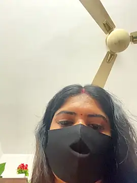 Snapshot of V-Hot-Sweti chatting on 10-12-25, 09:52 V-Hot-Sweti online show from 10-12-25, 09:52