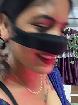 Snapshot of V-Hot-Sweti chatting on 10-16-25, 07:37 V-Hot-Sweti online show from 10-16-25, 07:37