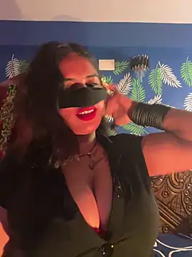 Snapshot of V-Hot-Sweti chatting on 11-08-25, 08:51 V-Hot-Sweti online show from 11-08-25, 08:51