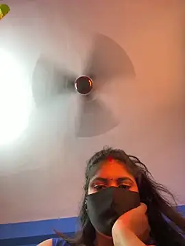 Snapshot of V-Hot-Sweti chatting on 11-22-25, 06:45 V-Hot-Sweti online show from 11-22-25, 06:45