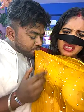 Snapshot of V-Hot-Sweti chatting on 11-22-25, 06:51 V-Hot-Sweti online show from 11-22-25, 06:51