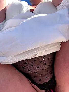 Horny mom40 online show from 09-23-25, 10:51