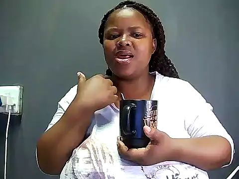 Snapshot of MegaBustyQueen chatting on 09-10-25, 09:26 MegaBustyQueen online show from 09-10-25, 09:26