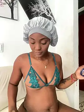 zaracollins01 online show from 10-20-25, 02:39