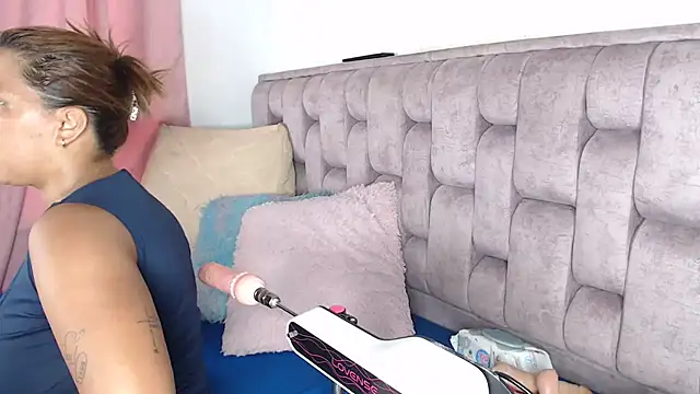 Alexa-Hunter online show from 05-13-26, 10:49