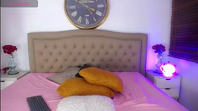 Snapshot of AuroraRicci chatting on 10-23-25, 01:21 AuroraRicci online show from 10-23-25, 01:21