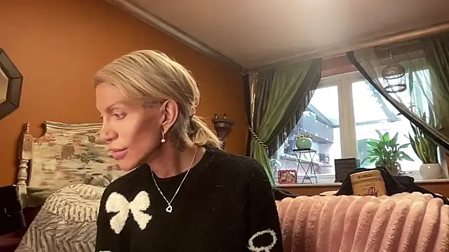 Snapshot of xl_uk_top_trans chatting on 01-10-26, 11:23 xl uk top trans online show from 01-10-26, 11:23