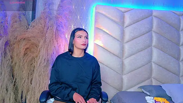 samiradoll online show from 10-21-25, 04:46