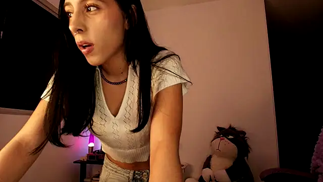 Snapshot of violethun_ chatting on 10-11-25, 05:17 violethun online show from 10-11-25, 05:17