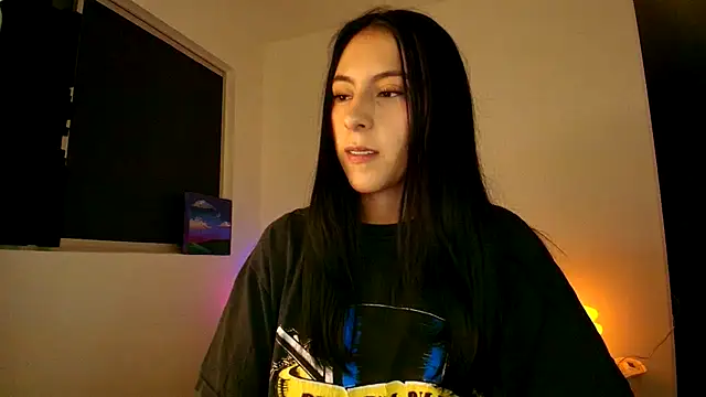 Snapshot of violethun_ chatting on 12-15-25, 04:50 violethun online show from 12-15-25, 04:50