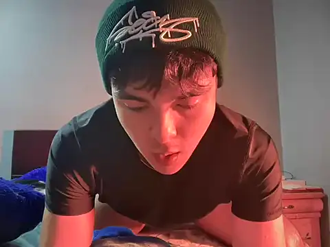 Snapshot of ivy_xo chatting on 09-17-25, 04:36 ivy xo online show from 09-17-25, 04:36