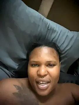 Snapshot of houseforsex chatting on 09-19-25, 05:46 houseforsex online show from 09-19-25, 05:46