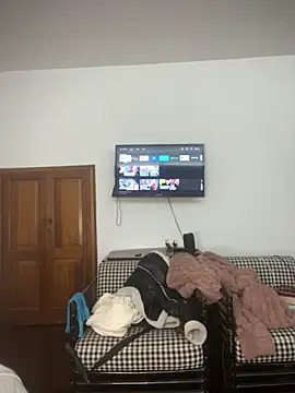 Snapshot of houseforsex chatting on 11-17-25, 10:04 houseforsex online show from 11-17-25, 10:04