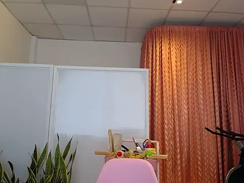 Snapshot of Manuela_lara_ chatting on 10-23-25, 02:27 Manuela lara online show from 10-23-25, 02:27