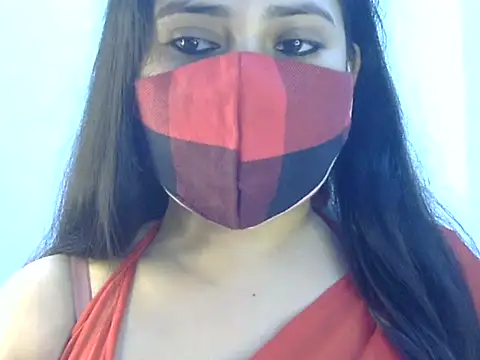 Hott Noor online show from 12-19-25, 01:51